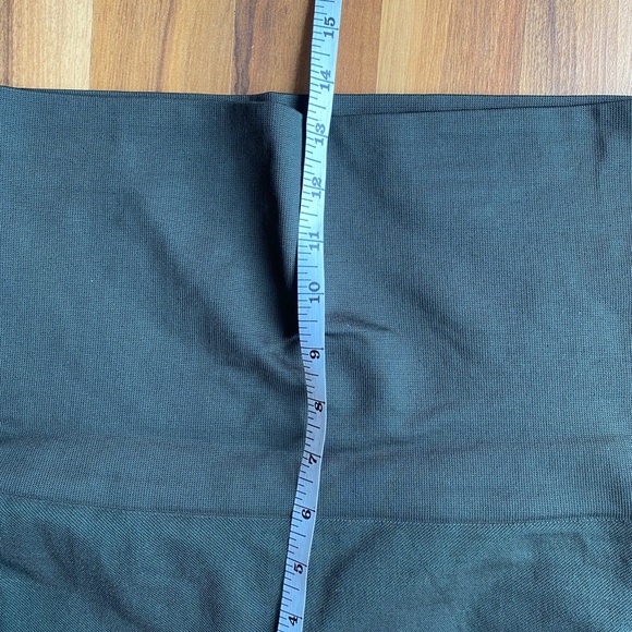 belly bandit | mother tucker moto leggings - Picture 6 of 10